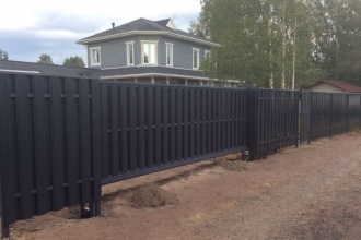 Забор из евроштакетника с бетонированием столбов 80 метров фото в Реутове